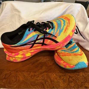 ASICS Novablast “Color Injection” collection  Mens 9 1/2